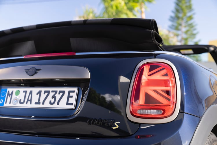 Mini Cooper SE Convertible (2023)