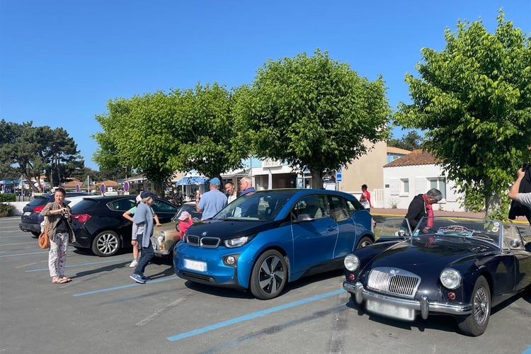 BMW i3 entre Mini Cooper et MGA