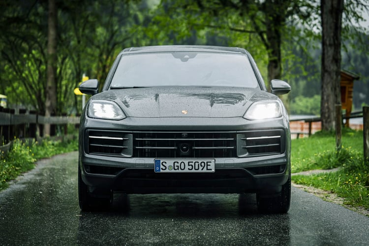 Porsche Cayenne E-Hybrid face avant