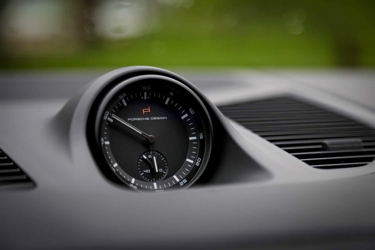 Horloge du Porsche Cayenne E-Hybrid