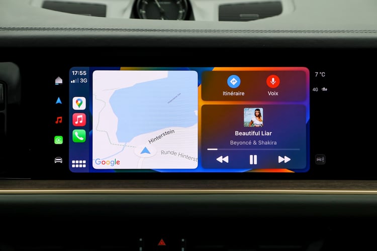 Apple CarPlay et Android Auto