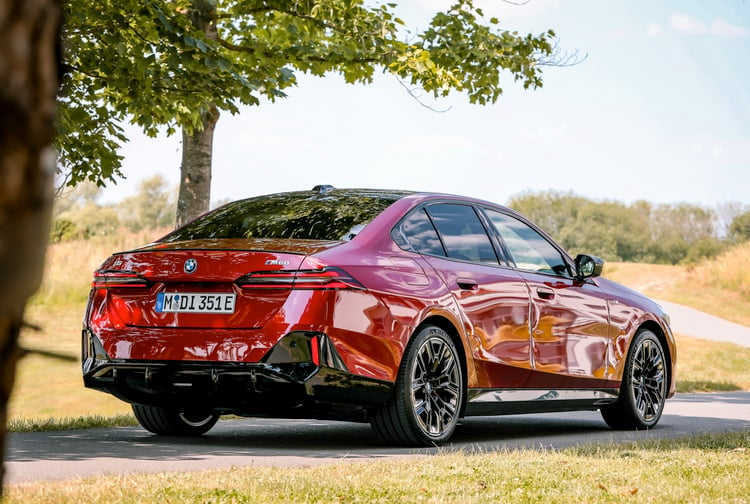 BMW i5 M60 xDrive trois quarts arrière