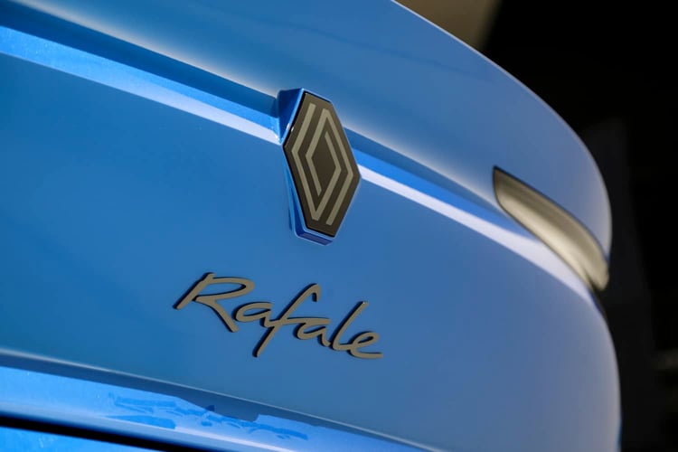 Calligraphie Renault Rafale