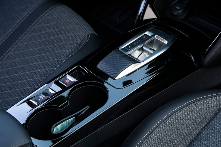 Console centrale du SUV compact