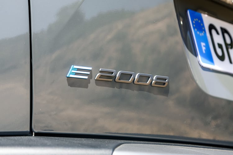 Peugeot e-2008