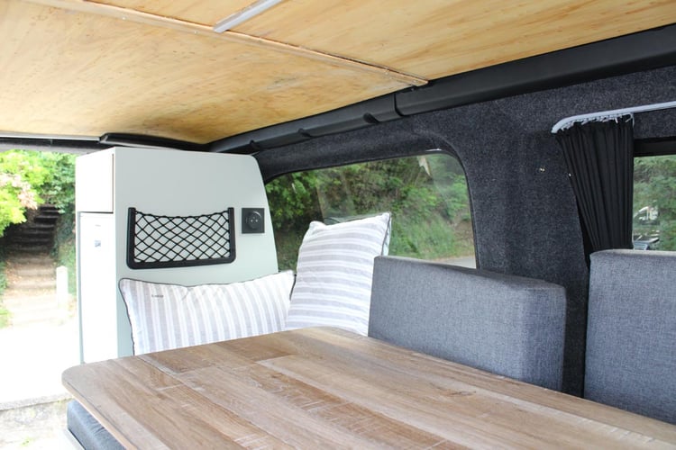 Van aménagé de Loutipi sur base Peugeot e-Expert