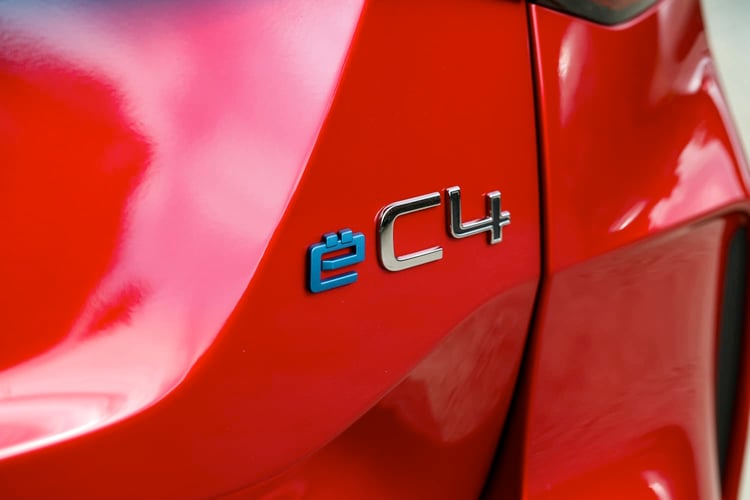 Citroën ë-C4 logo aile