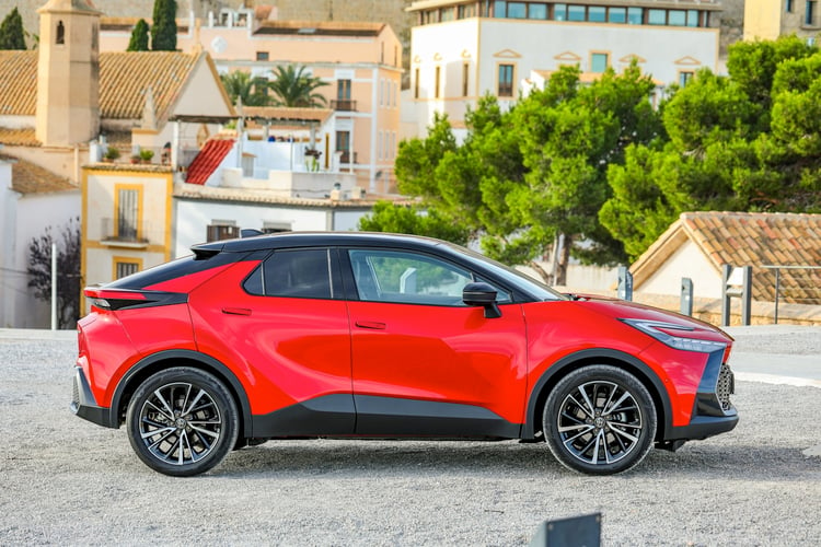 Toyota C-HR (2024) profil