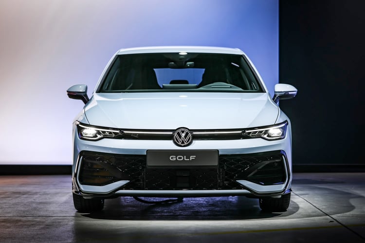 Face avant de la nouvelle Golf 8