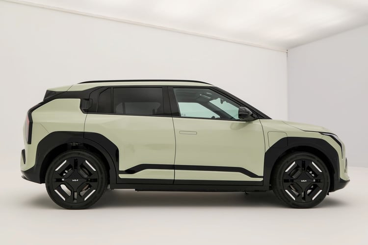 Le SUV électrique KIA de profil