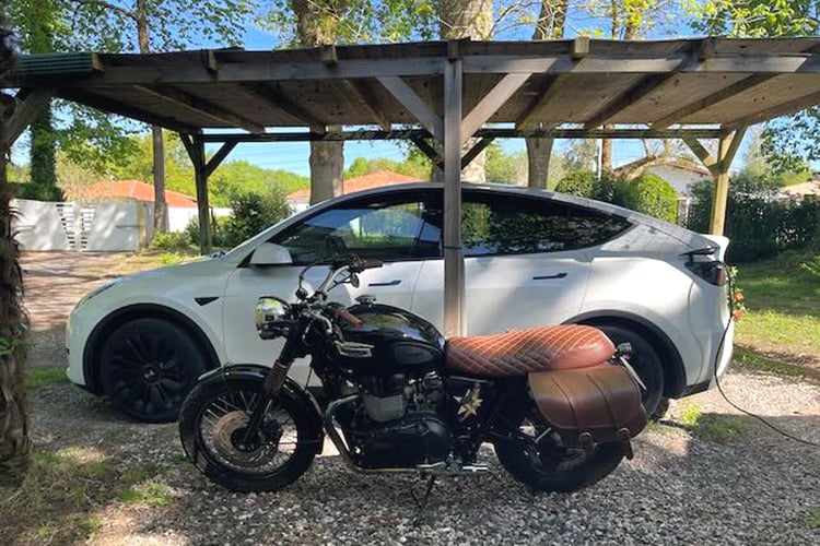 Cédric et son Tesla Model Y