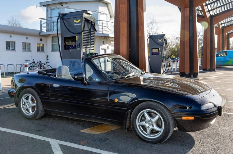 Electrogenic retrofit pour Mazda MX-5 NA