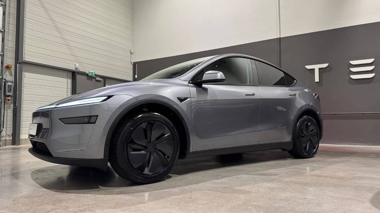 Tesla Model Y 2025