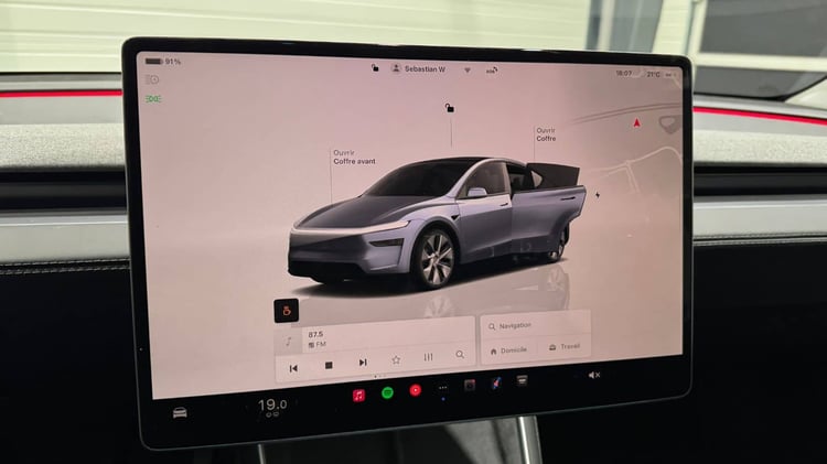 Tesla Model Y 2025