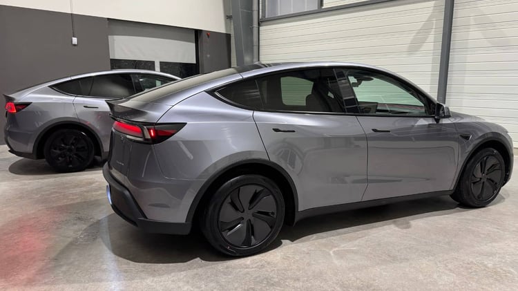 Tesla Model Y 2025