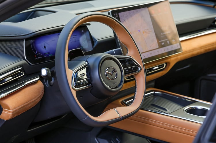 À bord de la Mazda 6e
