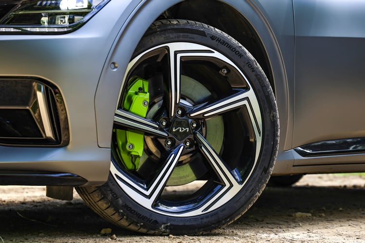 Hankook iON evo