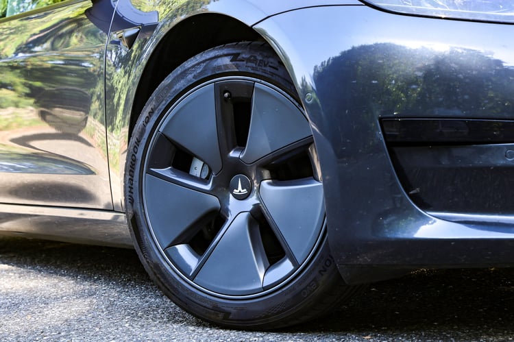 Hankook iON evo