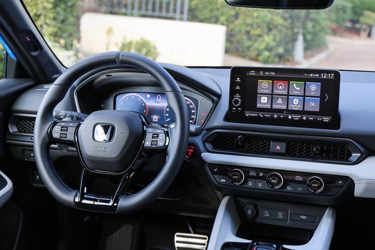 À bord du coupé sport hybride