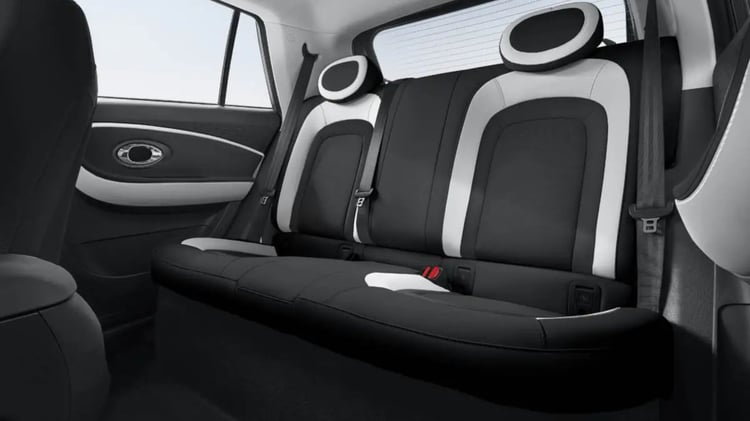 Banquette arrière de la JAC E30X avec sellerie bicolore