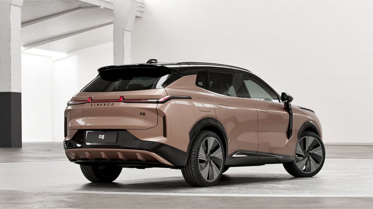 Vue arrière trois-quarts du Lynk & Co 08