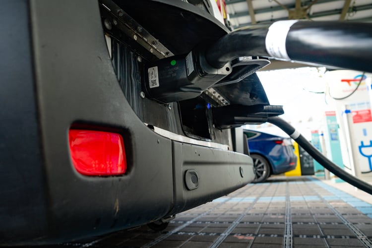 Gros plan sur les 2 connecteurs CCS