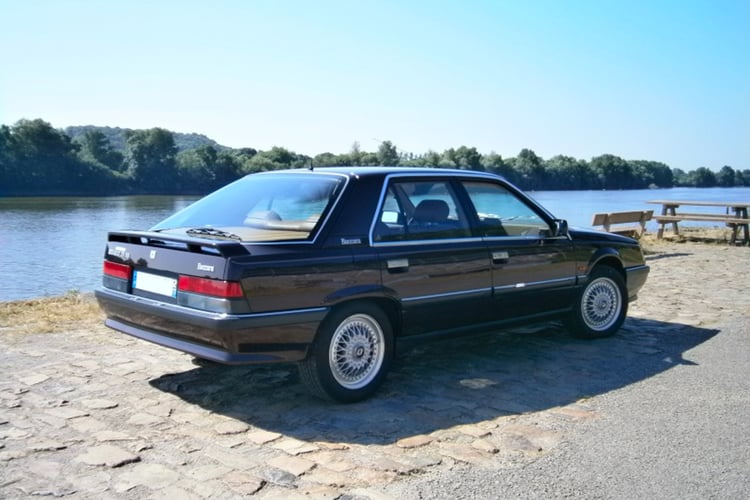 La Renault 25 V6 Baccara de Matthieu