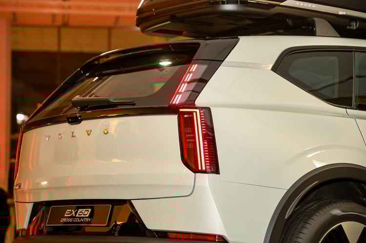 Volvo EX60 Cross Country