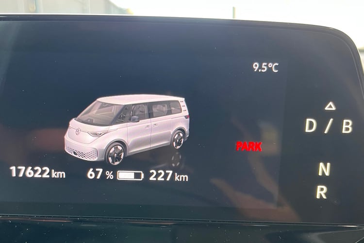Autonomie calculée de 227 km avec 67 % de batterie pour le Volkswagen ID. Buzz de Cédric