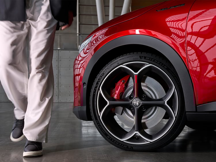 detail jantes alfa romeo junior