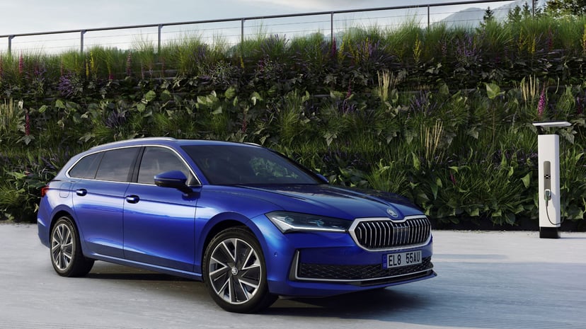Nouvelle Skoda Superb hybride rechargeable