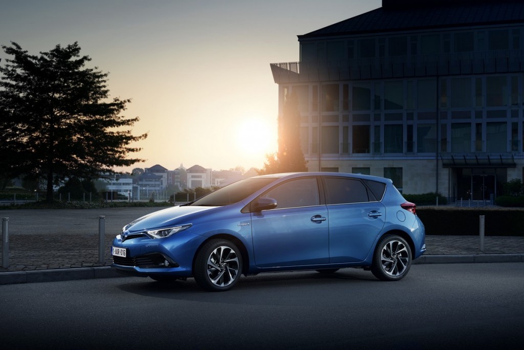 Toyota Auris hybride prix, consommation, fiche technique