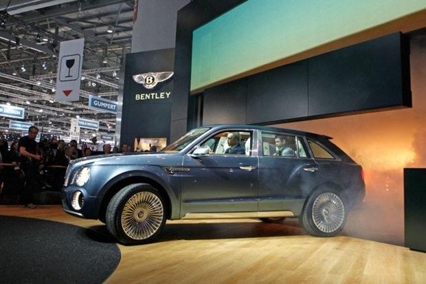 Detroit 2013 : Bentley annonce un hybride rechargeable pour 2016