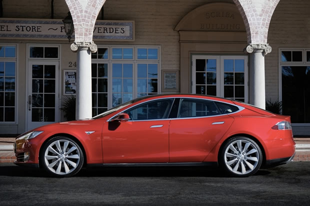 Tesla va présenter son système d’échange de batteries jeudi !