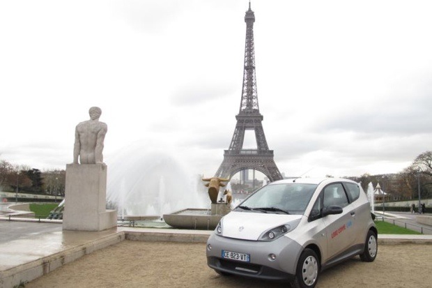 Paris : Rouler dans les couloirs de bus avec une voiture électrique ?