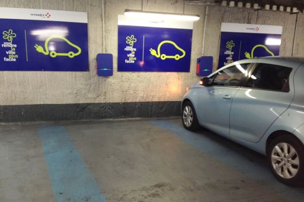 350 bornes de recharge pour les parkings Vinci