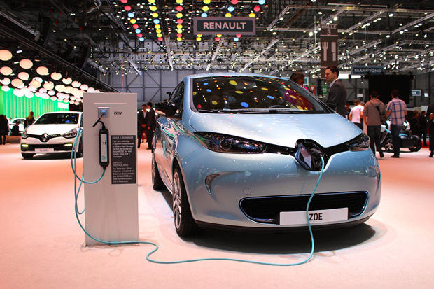 Immatriculations de voitures électriques : il va falloir recharger