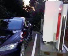 Tesla : le premier superchargeur français est actif !