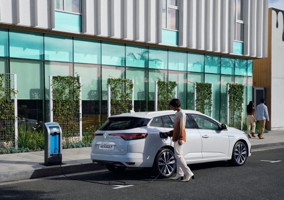Renault Megane hybride rechargeable eTech commercialisation, prix