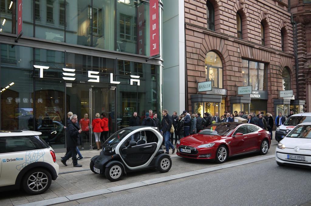Présentation de la Tesla Model 3 : le live