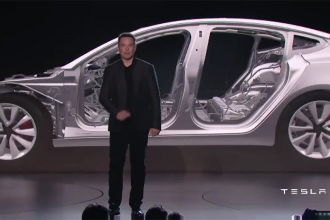 Tesla Model 3 – Revivez la conférence en vidéo