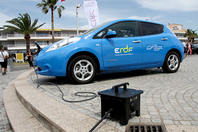 Voiture électrique : des solutions de charge mobiles présentées au France Electrique Tour