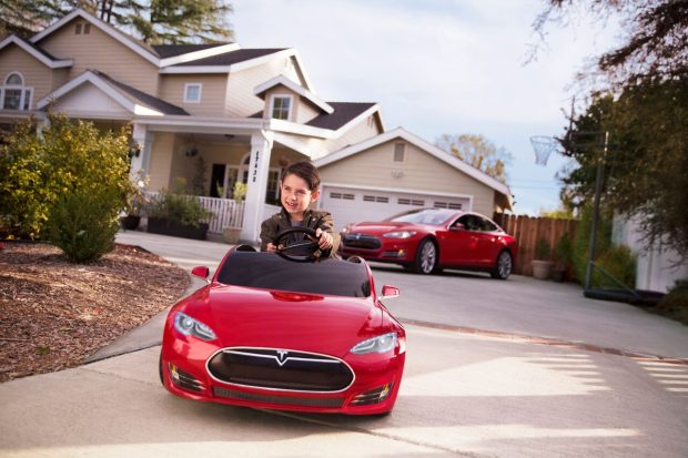 La Tesla Model S pour enfants de Radio Flyer arrive en France