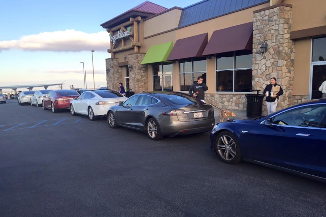 Tesla a trouvé un moyen radical pour rendre ses Superchargeurs plus accessibles