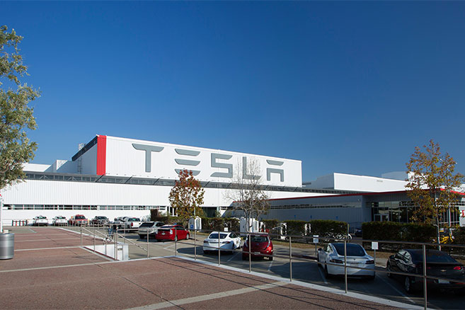 Tesla : le projet Roadrunner monte en puissance