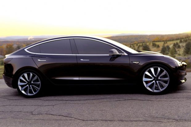 Tesla Model 3 : pas d’option dual motor au lancement et batterie limitée à 75 kWh