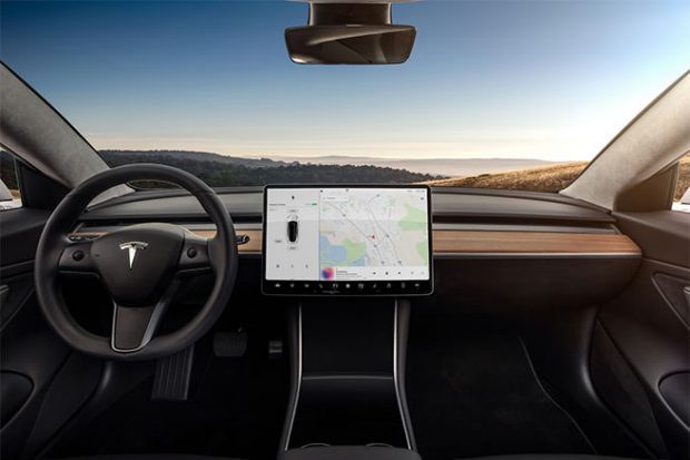 Intérieur et extérieur : photos et vidéos inédites de la Tesla Model 3