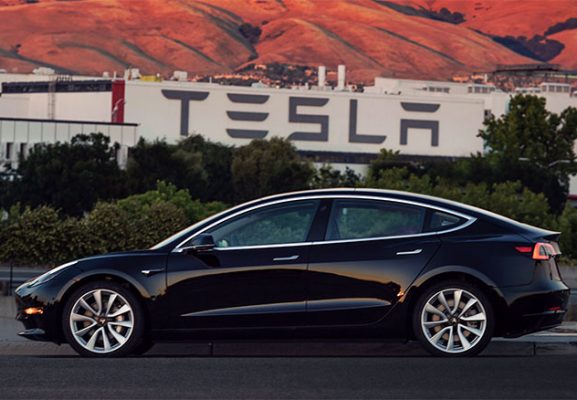 Tesla Model 3 : la production temporairement arrêtée