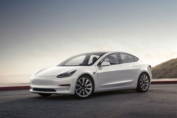 Standard ou Long Range : quelle Tesla Model 3 allez-vous choisir ?