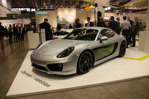 Porsche révèle son “Turbo Charging” sur une Cayman électrique